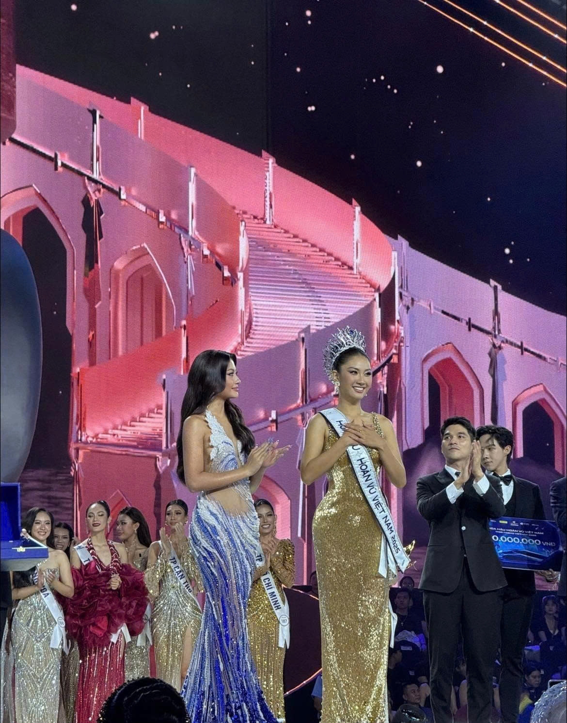 HCM City model crowned Miss Cosmos Vietnam 2025